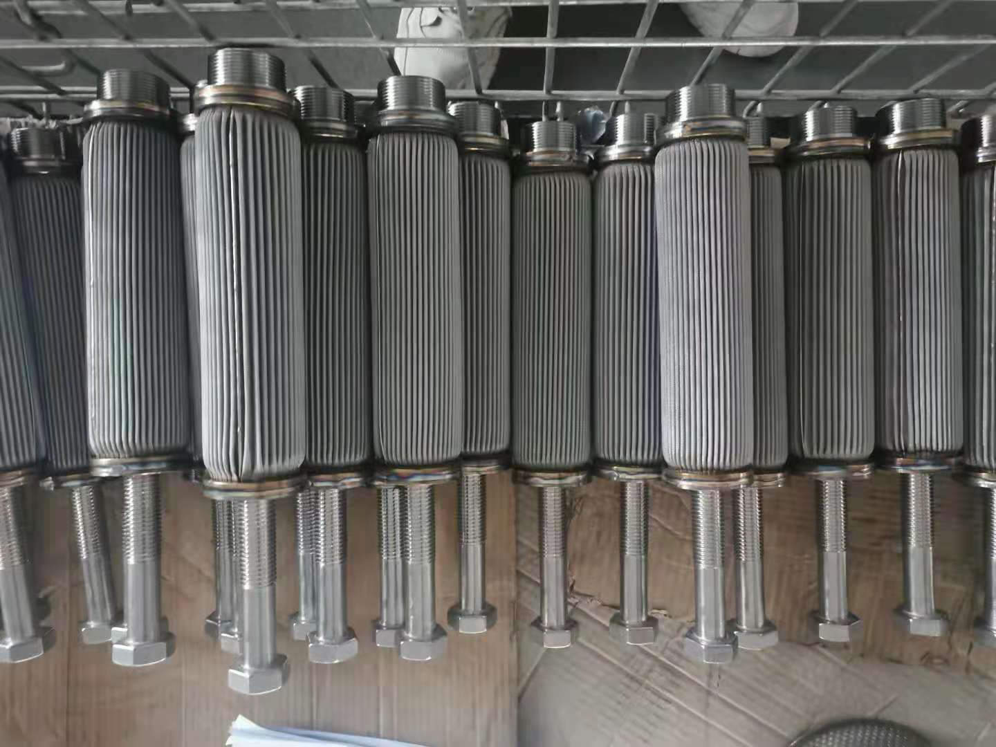 西安客戶定購不銹鋼閥臺濾芯發(fā)貨了